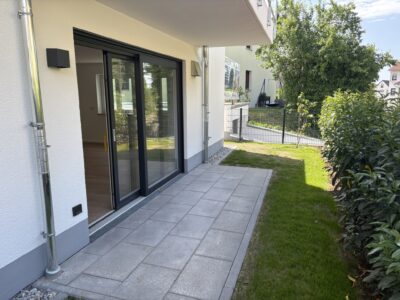 4 Zimmer Erdgeschosswohnung mit 177 m² Gartenfläche - Terrasse (2303)